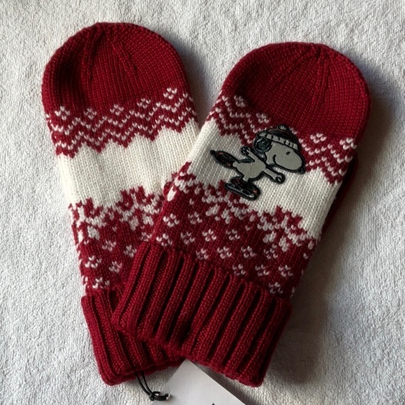 ⛸ ❄️⛸ COACH X PEANUTS MITTENS EITH SNOOPY ⛸❄️⛸ - Picture 3 of 16